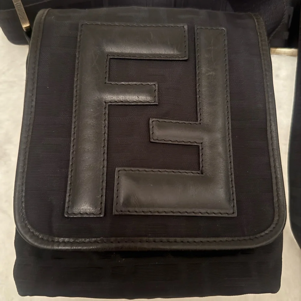 Fendi Black cross body Bag - Picture 2 of 15